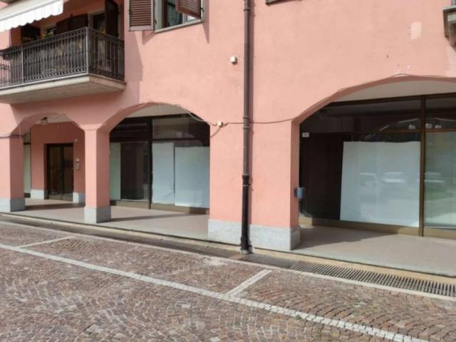 Locale Commerciale in vendita a Piemonte, Cuneo