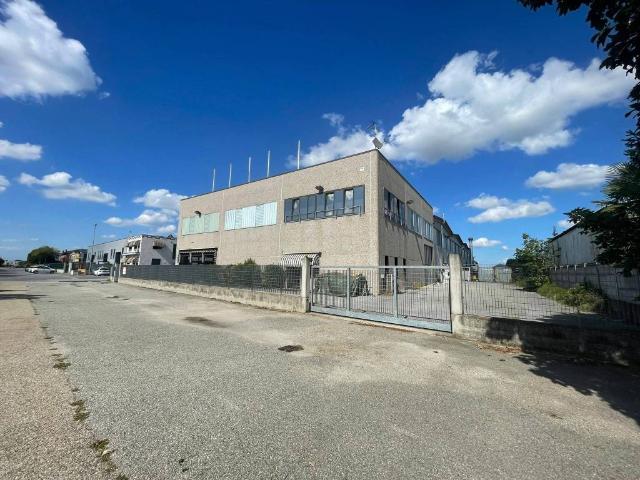 Locale Commerciale in vendita a Piemonte, Cuneo
