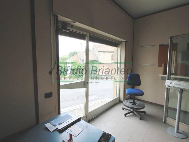 Locale Commerciale in vendita a Realdino, Carate Brianza