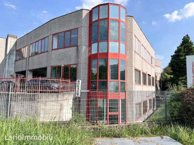 Locale Commerciale in vendita a Carate Brianza, Lombardia