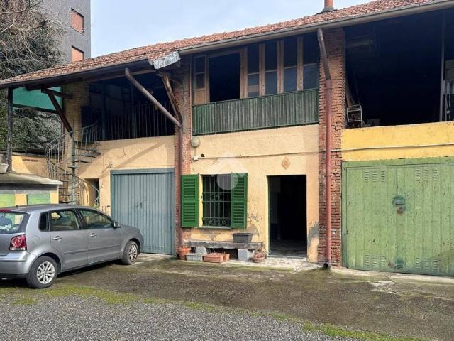 Locale Commerciale in vendita a Realdino, Carate Brianza