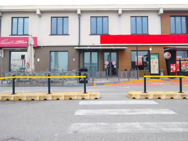 Locale Commerciale in vendita a Caravaggio, Lombardia