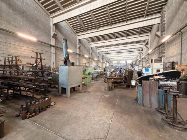 Locale Commerciale in vendita a Piemonte, Alessandria