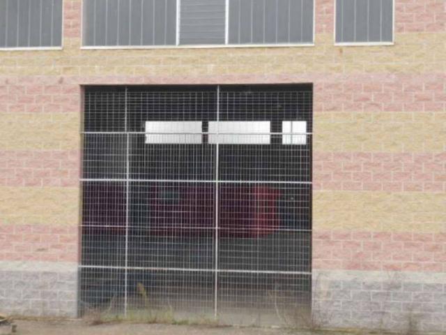 Locale Commerciale in vendita a Piemonte, Alessandria