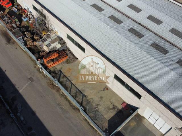 Locale Commerciale in vendita a Piemonte, Alessandria
