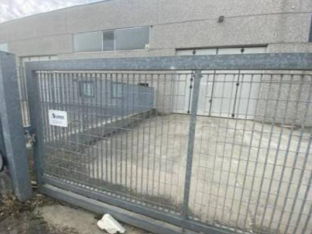 Locale Commerciale in vendita a Piemonte, Alessandria