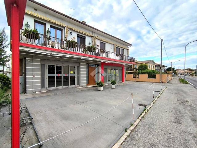 Locale Commerciale in vendita a Carbonera, Veneto