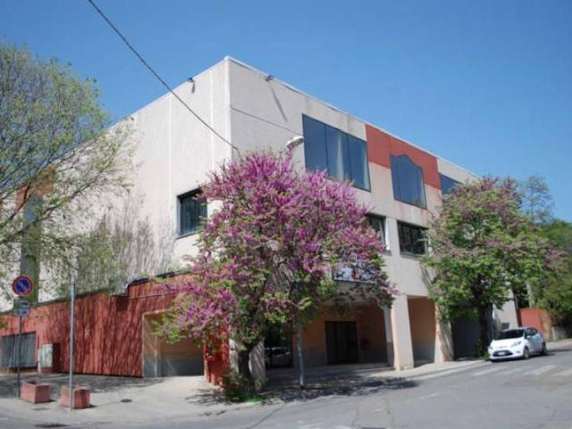 Locale Commerciale in vendita a Rinascita, Carbonia