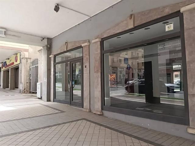 Locale Commerciale in vendita a Rinascita, Carbonia