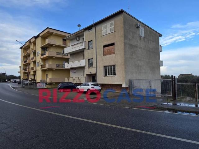 Locale Commerciale in vendita a Calabria, Cosenza