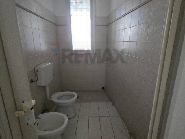 Locale Commerciale in vendita a Puglia, Lecce