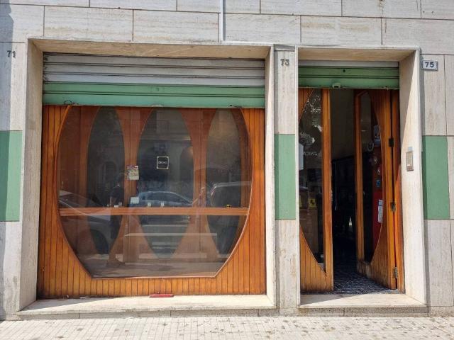 Locale Commerciale in vendita a Puglia, Lecce