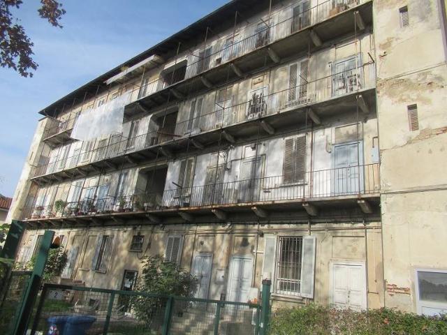 Locale Commerciale in vendita a Carnate, Lombardia