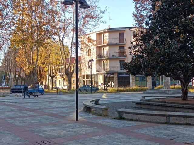 Locale Commerciale in vendita a Cassina Pertusella, Caronno Pertusella