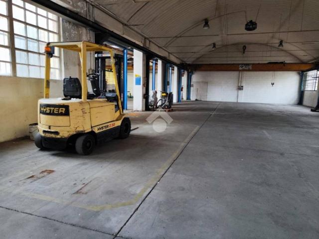 Locale Commerciale in vendita a Bariola, Caronno Pertusella