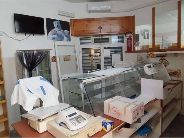 Locale Commerciale in vendita a Puglia, Brindisi