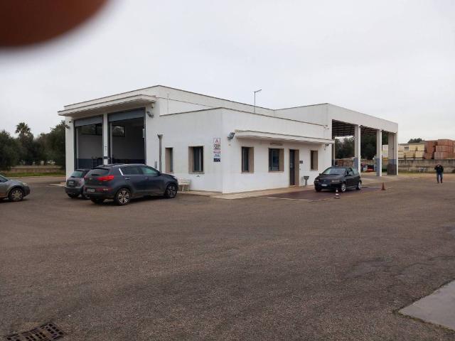 Locale Commerciale in vendita a Puglia, Brindisi