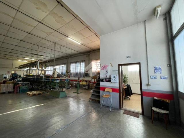 Locale Commerciale in vendita a Carpenedolo, Lombardia