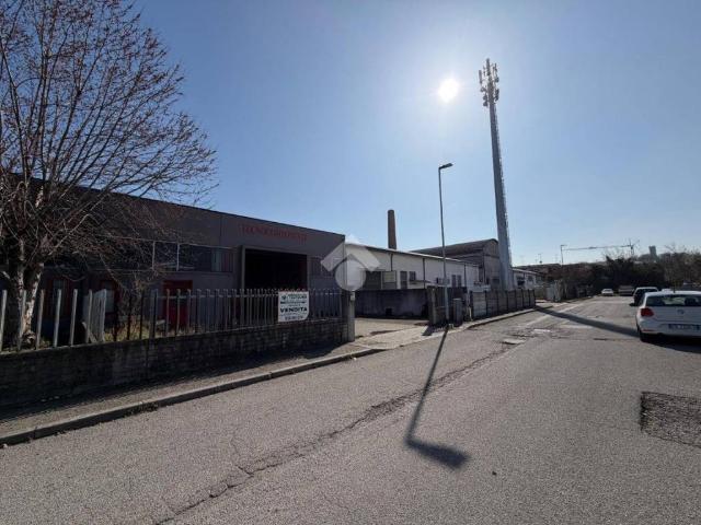 Locale Commerciale in vendita a Carpenedolo, Lombardia