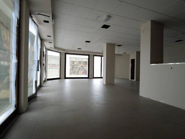 Locale Commerciale in vendita a Unione delle Terre d'Argine, Carpi