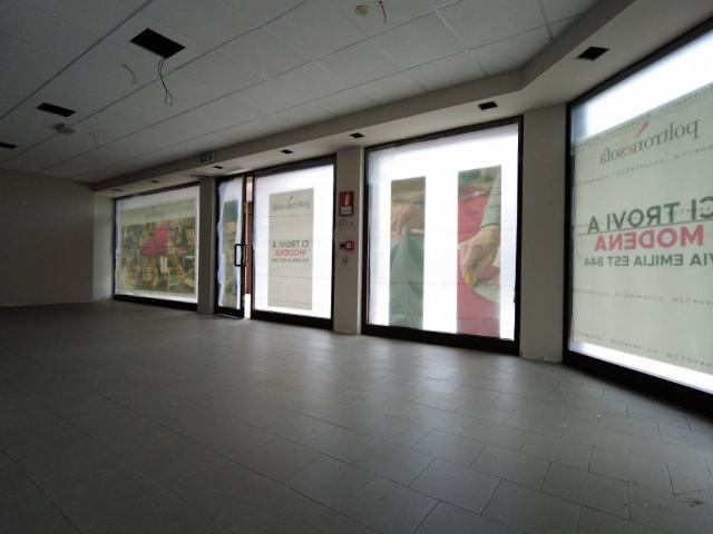 Locale Commerciale in vendita a Unione delle Terre d'Argine, Carpi