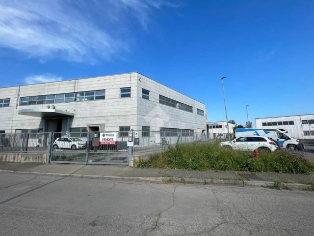 Locale Commerciale in vendita a Unione delle Terre d'Argine, Carpi