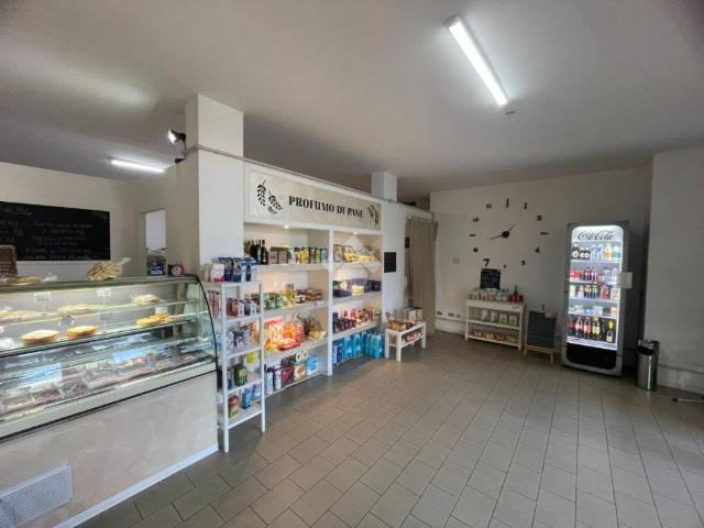 Locale Commerciale in vendita a Unione delle Terre d'Argine, Carpi