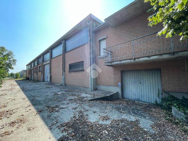 Locale Commerciale in vendita a Unione delle Terre d'Argine, Carpi