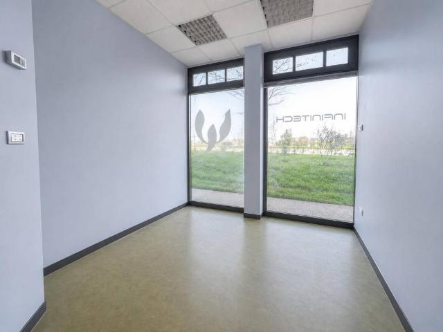 Locale Commerciale in vendita a Quartirolo, Carpi