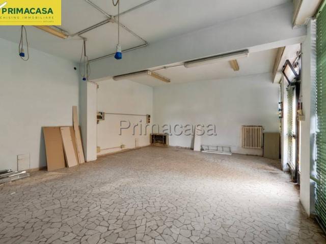 Locale Commerciale in vendita a Unione delle Terre d'Argine, Carpi