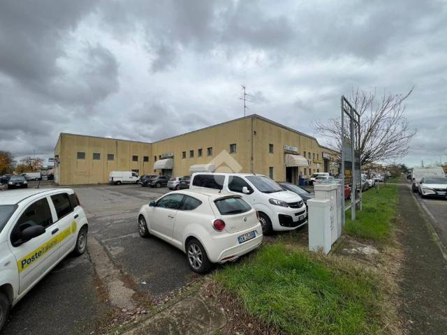 Locale Commerciale in vendita a Unione delle Terre d'Argine, Carpi
