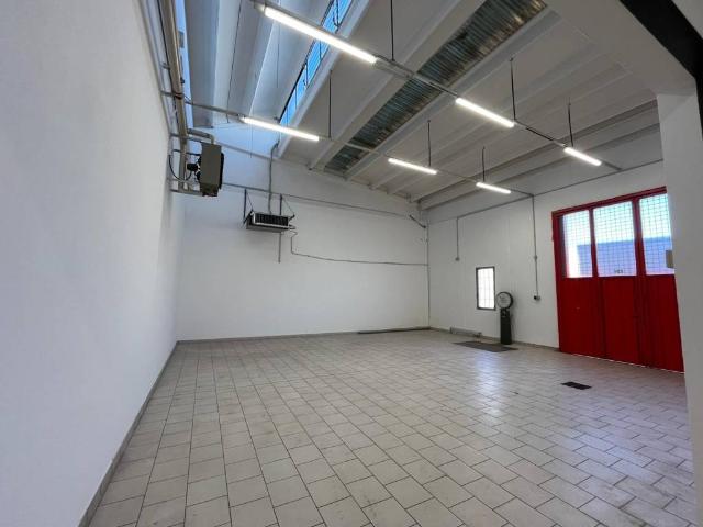 Locale Commerciale in vendita a Unione delle Terre d'Argine, Carpi