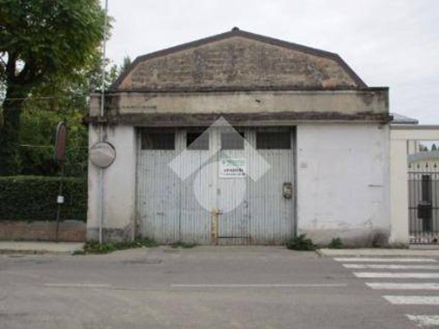 Locale Commerciale in vendita a Unione delle Terre d'Argine, Carpi