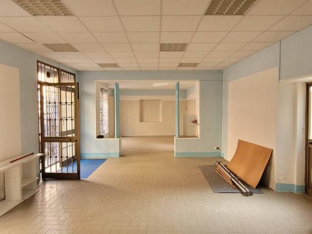 Locale Commerciale in vendita a Piemonte, Novara