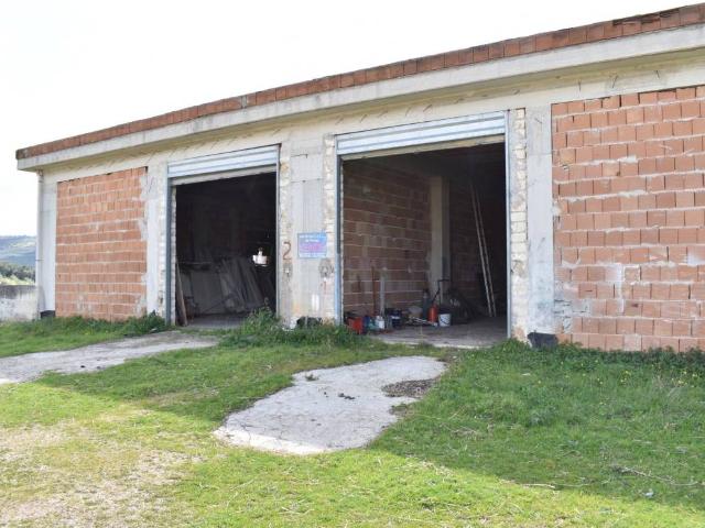 Locale Commerciale in vendita a Puglia, Foggia