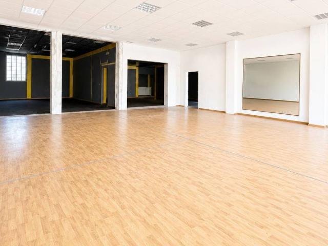 Locale Commerciale in vendita a Piemonte, Cuneo