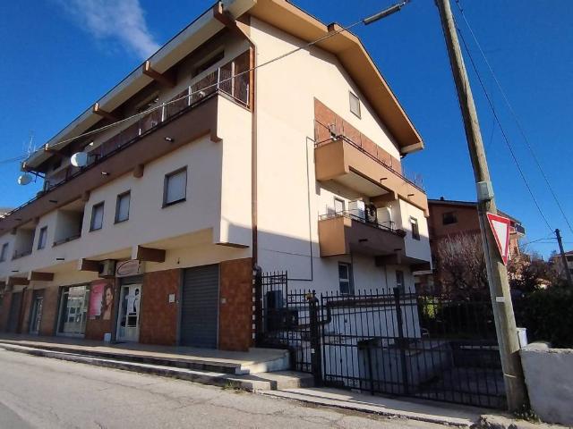 Locale Commerciale in vendita a Carsoli, Abruzzo