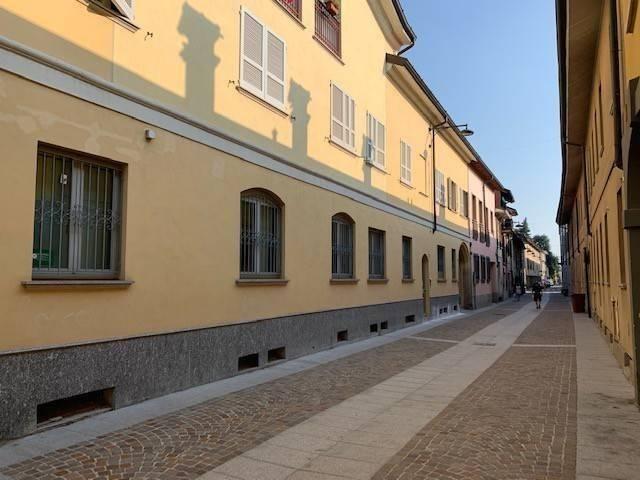 Locale Commerciale in vendita a Carugate, Lombardia