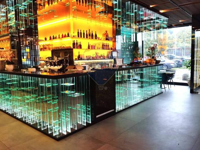 Locale Commerciale in vendita a Carugate, Milano