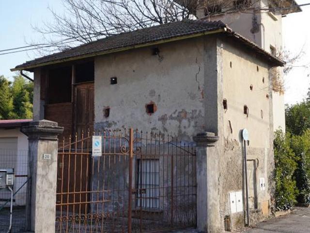 Locale Commerciale in vendita a Carvico, Lombardia