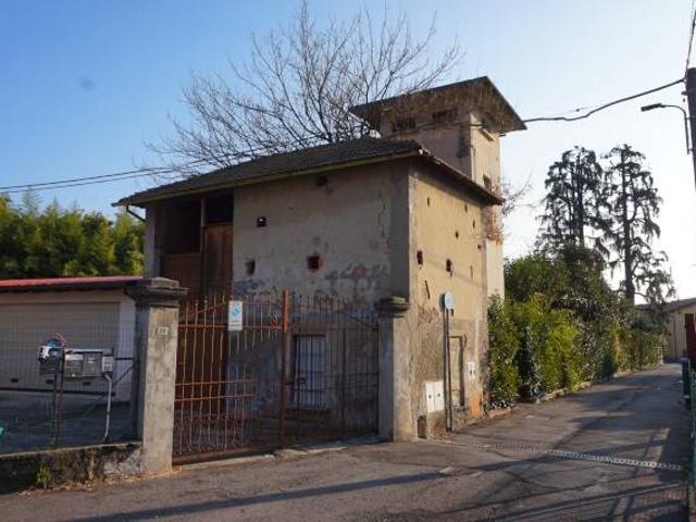 Locale Commerciale in vendita a Carvico, Lombardia