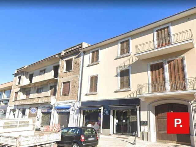 Locale Commerciale in vendita a Casagiove, Campania