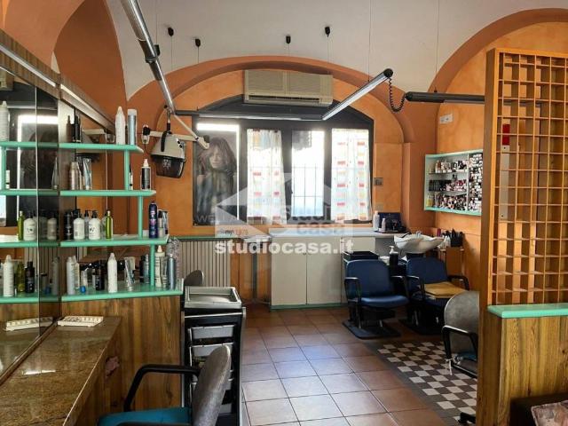 Locale Commerciale in vendita a Casalbuttano, Casalbuttano ed Uniti