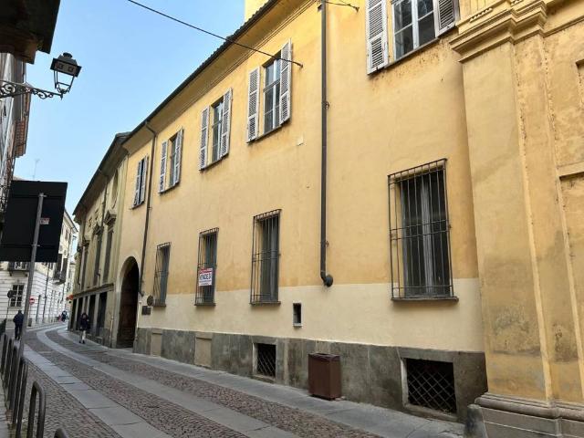 Locale Commerciale in vendita a Piemonte, Alessandria