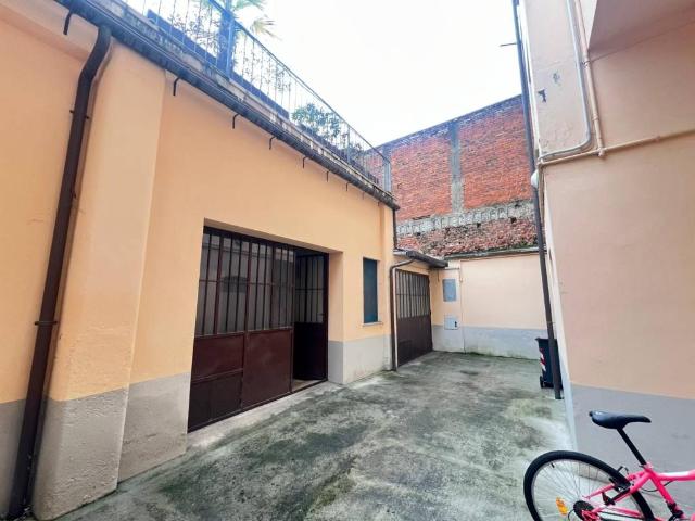 Locale Commerciale in vendita a Piemonte, Alessandria