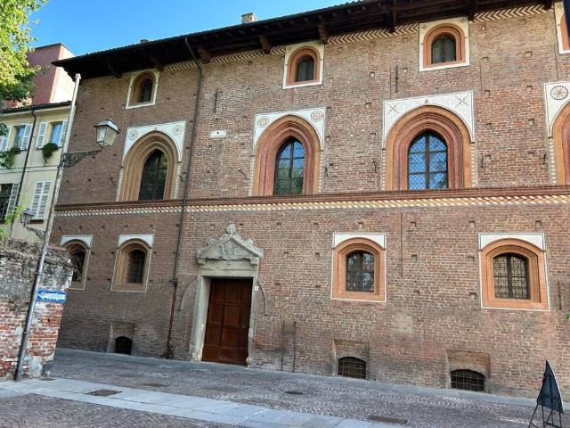 Locale Commerciale in vendita a Piemonte, Alessandria