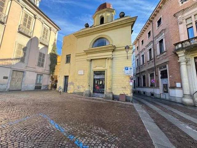 Locale Commerciale in vendita a Piemonte, Alessandria