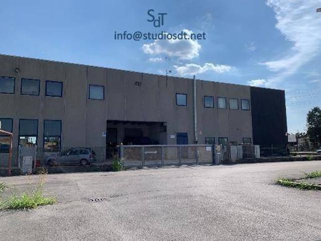 Locale Commerciale in vendita a San Michele, Casale Sul Sile