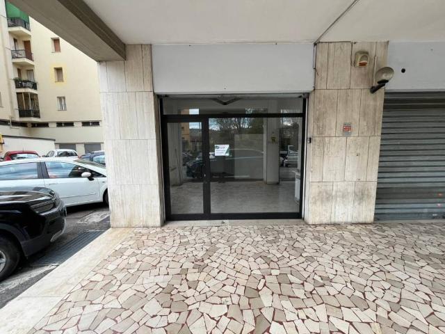 Locale Commerciale in vendita a Unione dei comuni Valli del Reno, Lavino e Samoggia, Casalecchio Di Reno