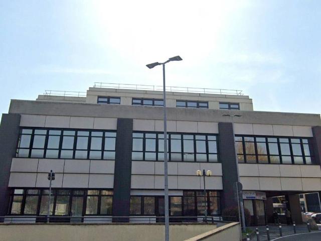 Locale Commerciale in vendita a Unione dei comuni Valli del Reno, Lavino e Samoggia, Casalecchio Di Reno
